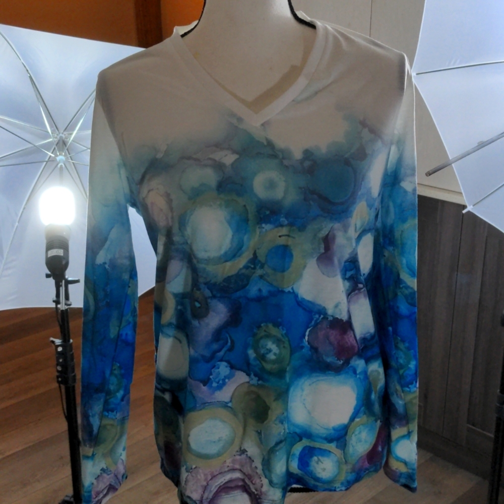 Blue/white jersey top